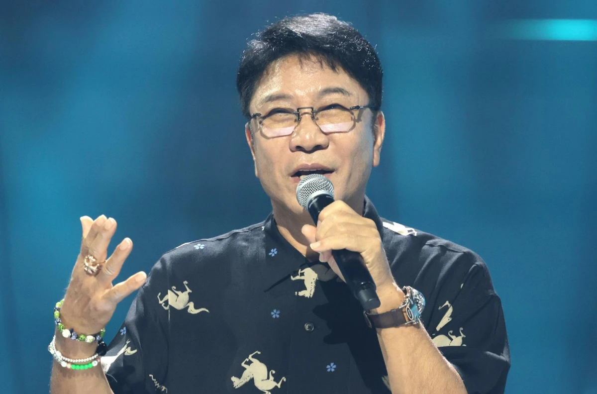 ‘A2O’ 데뷔 쇼에 참석한 이수만 키 프로듀서 겸 비저너리 리더 <사진=뉴시스>